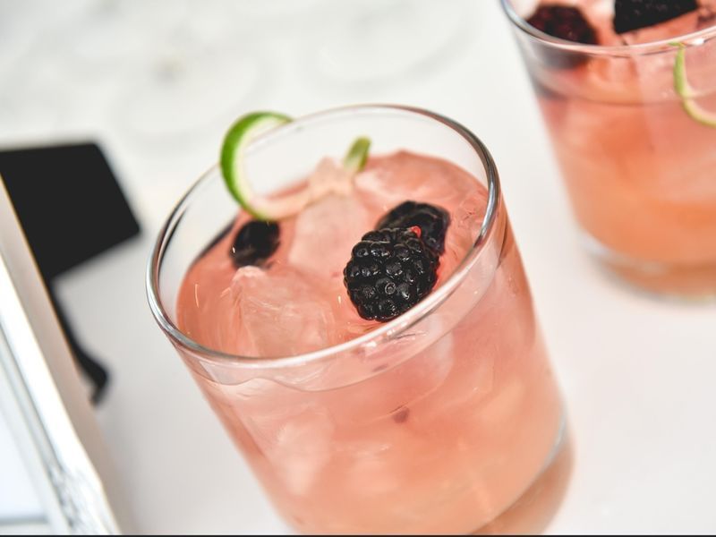 Blackberry lime сocktail - Tips on throwing gin-themed events at a birthday party - Image