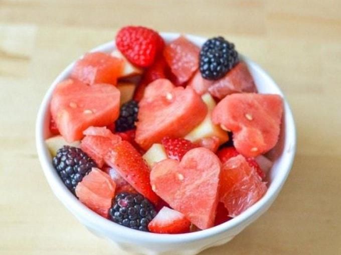 Watermelon heart fruit salad - 80 Creative and inspiring engagement party ideas - Image