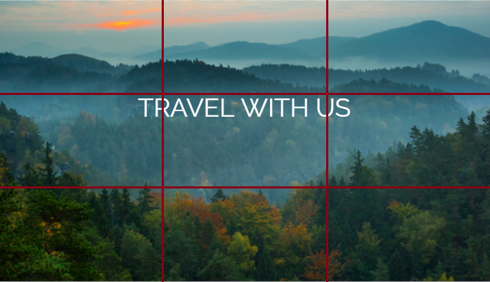 Paisaje con un bosque y una puesta de sol de fondo y &#39;Viaja con nosotros&#39; escrito en primer plano con una cuadrícula de 3x3