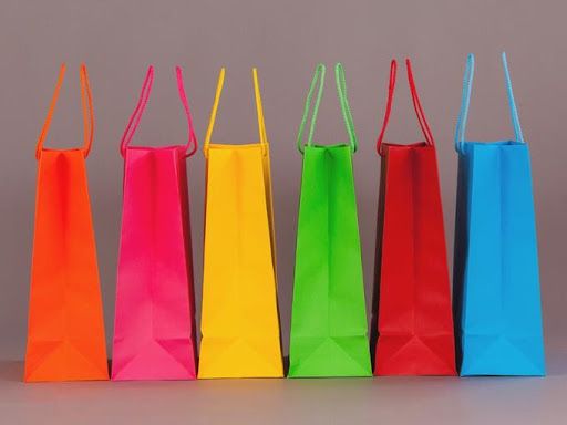 Coloured shopping bags - How to design clever student council posters, 30 ideas to boost your creativity - Image
