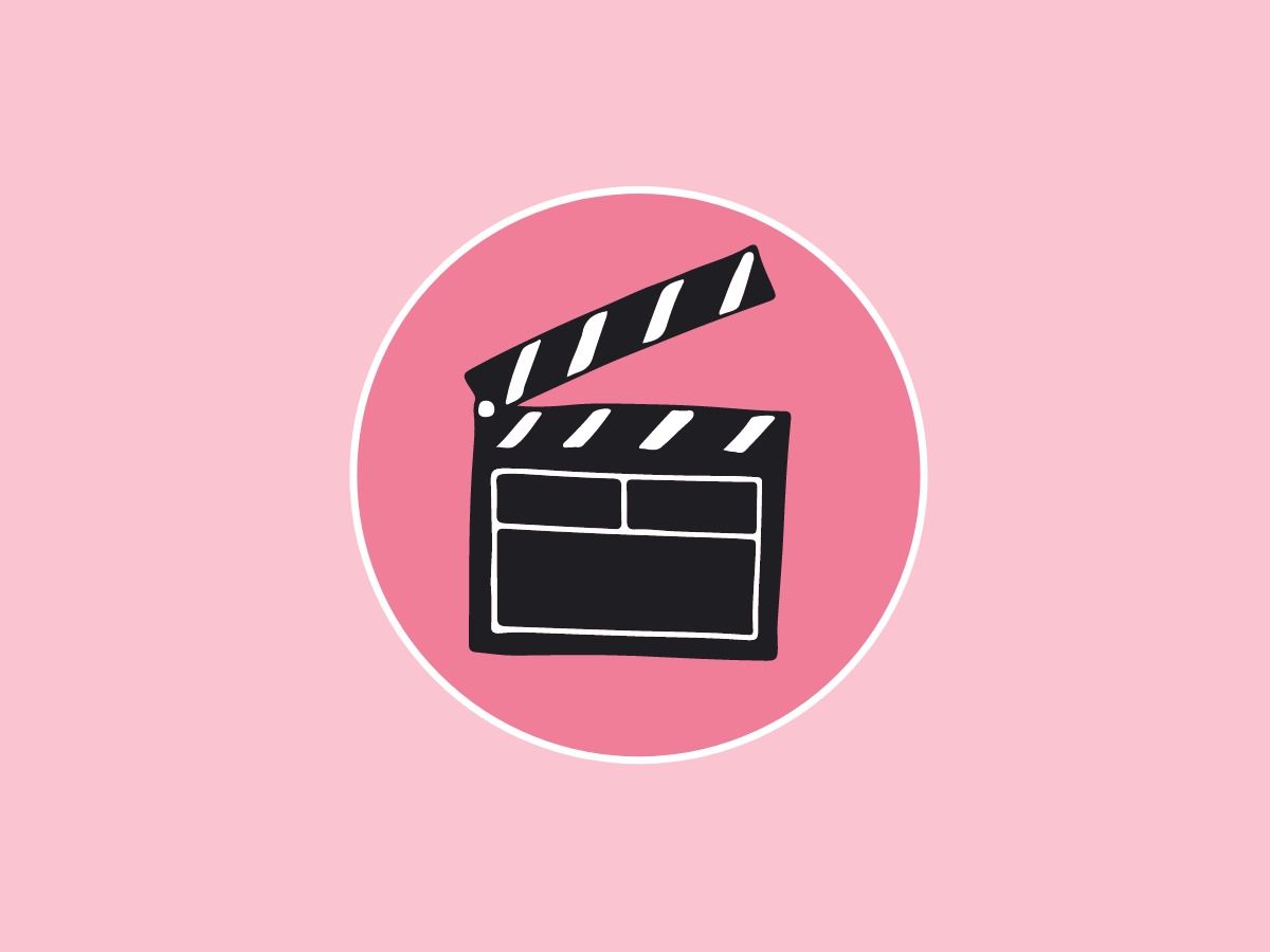 Image with a clapperboard on a pink background - Essential video marketing tips for beginners - Image