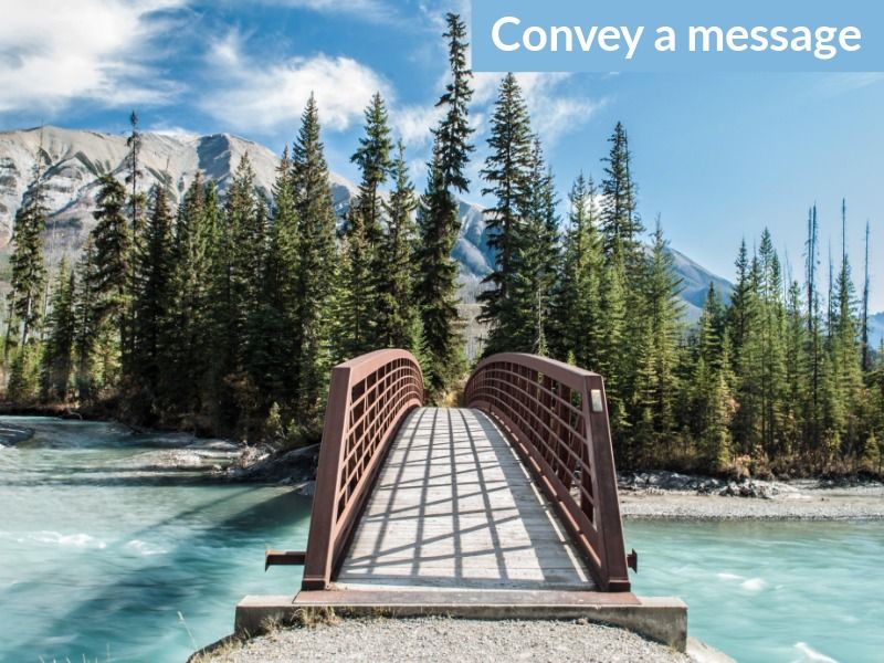 pont sur une rivière dans une forêt avec texte transmettre un message
